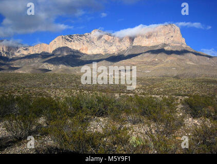 El Capitan und Guadalupe Peak von der Williams Ranch Road. Stockfoto