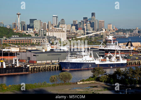 WA13727-00...WASHINGTON - Blick von der Magnolia Bridge auf die Seattle Waterfront. 2017 Stockfoto