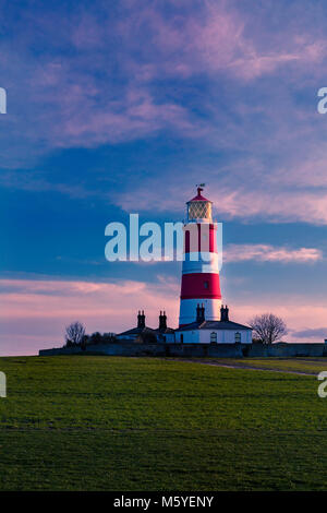 Happisburgh Leuchtturm an der Küste von North Norfolk ist der einzige unabhängig betriebene Leuchtturm in Großbritannien. Stockfoto