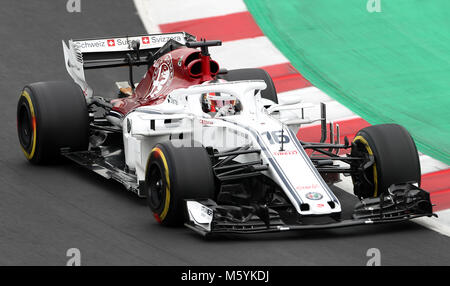 Saubers Charles Leclerc bei Tag zwei Der Vorsaison-testprogramm auf dem Circuit de Barcelona-Catalunya, Barcelona. Stockfoto