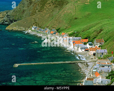 Crovie, einst ein Fischerdorf nun vollständig, Hütten, in der Nähe von Banff an der Nordküste von Aberdeenshire, Schottland Stockfoto