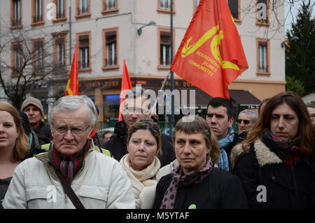 Linken militanten nehmen an einer Kundgebung statt gegen die Anwesenheit der Mitglieder der französischen Identitaries Jugendliche in Lyon, Frankreich zu protestieren Stockfoto