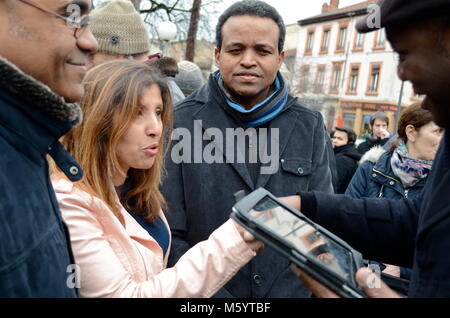 Linken militanten nehmen an einer Kundgebung statt gegen die Anwesenheit der Mitglieder der französischen Identitaries Jugendliche in Lyon, Frankreich zu protestieren Stockfoto