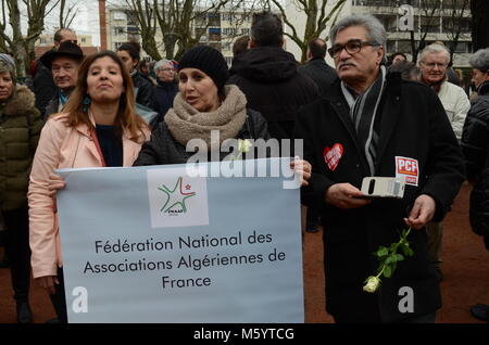 Linken militanten nehmen an einer Kundgebung statt gegen die Anwesenheit der Mitglieder der französischen Identitaries Jugendliche in Lyon, Frankreich zu protestieren Stockfoto