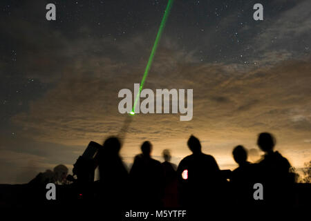 Star anzeigen Durch Teleskope; 205 Night Sky Festival. Stockfoto
