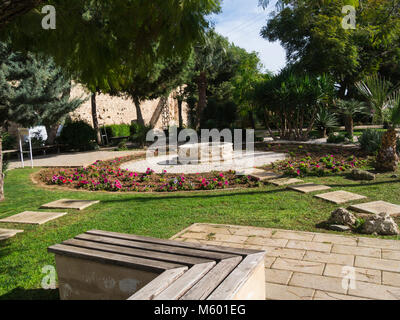 Desdemona Park ist die kleinste und neueste Park in Famagusta neben Stadtmauern zwischen dem Sea Gate und Othello Turm türkischer Republik Nördlich Stockfoto