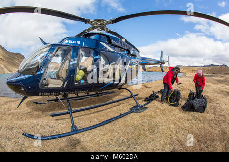 Heli-Tauchen im Bergsee, Island Stockfoto