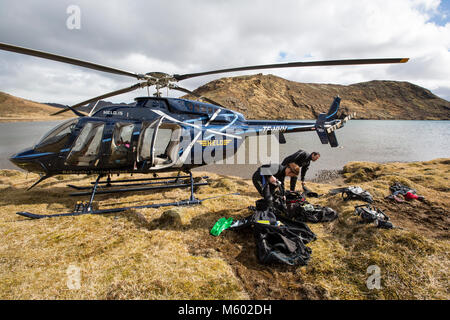 Heli-Tauchen im Bergsee, Island Stockfoto