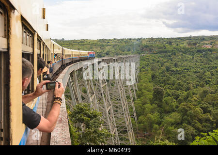 Nawnghkio: Goteik Viadukt (Gohteik Teik, Kr), Bahn Gestellbrücke, Zug,, Shan Staat, Myanmar (Birma) Stockfoto