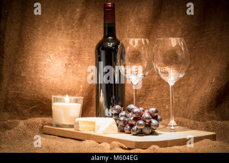 Romantisches Abendessen mit Kerzen Stockfoto