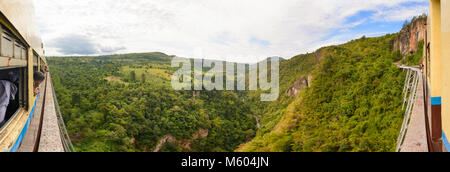 Nawnghkio: Goteik Viadukt (Gohteik Teik, Kr), Bahn Gestellbrücke, Zug,, Shan Staat, Myanmar (Birma) Stockfoto