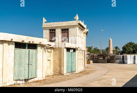 Traditionelle Häuser an Arad Festung auf der Insel Muharraq, Bahrain Stockfoto