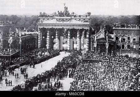 Französisch-preußischen Krieg 1870. Siegesparade am Brandenburger Tor am 16. Juni 1871 Stockfoto