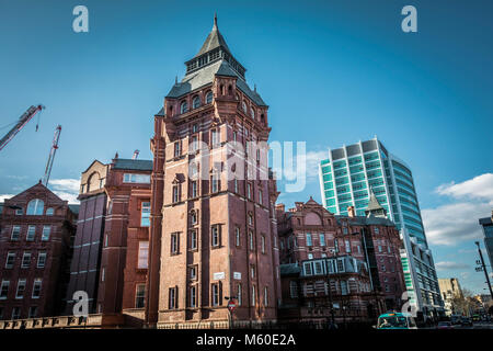 Die imposante Denkmalgeschützte kreuzförmiges Gebäude am University College London Gower Street, London, NW1, UK Stockfoto