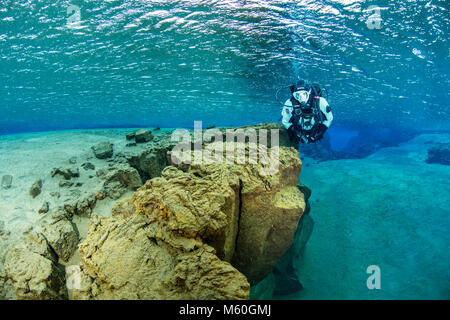 Tauchen in Silfra Riss, den Nationalpark Thingvellir, Island Stockfoto