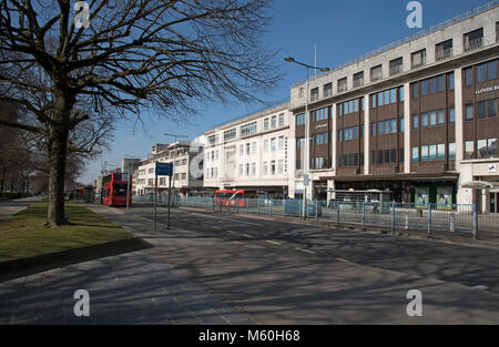 Royal Parade auf Amada Weise im Stadtzentrum von Plymouth, Devon, Großbritannien. Nach dem Zweiten Weltkrieg Bauten, die in den 1950er Jahren konstruiert. Ca. 2018 Stockfoto