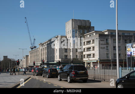 Royal Parade auf Amada Weise im Stadtzentrum von Plymouth, Devon, Großbritannien. Nach dem Zweiten Weltkrieg Bauten, die in den 1950er Jahren konstruiert. Ca. 2018 Stockfoto