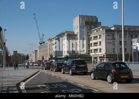 Royal Parade auf Amada Weise im Stadtzentrum von Plymouth, Devon, Großbritannien. Nach dem Zweiten Weltkrieg Bauten, die in den 1950er Jahren konstruiert. Ca. 2018 Stockfoto