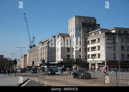 Royal Parade auf Amada Weise im Stadtzentrum von Plymouth, Devon, Großbritannien. Nach dem Zweiten Weltkrieg Bauten, die in den 1950er Jahren konstruiert. Ca. 2018 Stockfoto