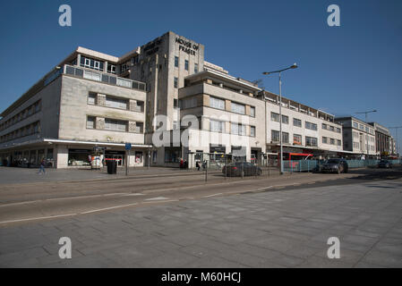 Royal Parade auf Amada Weise im Stadtzentrum von Plymouth, Devon, Großbritannien. Nach dem Zweiten Weltkrieg Bauten, die in den 1950er Jahren konstruiert. Ca. 2018 Stockfoto