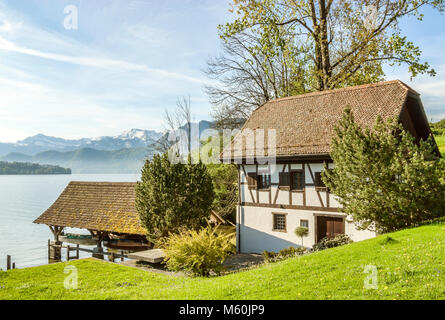Weggis Marina und Vierwaldstättersee bei Luzern in der Schweiz Stockfoto