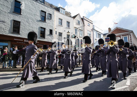 Windsor, Großbritannien. 27. Februar, 2018. Die Band der Coldstream Guards Teil in den Wachwechsel Zeremonie im Schloss Windsor. Credit: Mark Kerrison/Alamy leben Nachrichten Stockfoto