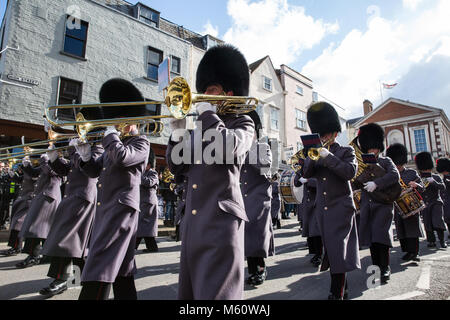 Windsor, Großbritannien. 27. Februar, 2018. Die Band der Coldstream Guards Teil in den Wachwechsel Zeremonie im Schloss Windsor. Credit: Mark Kerrison/Alamy leben Nachrichten Stockfoto