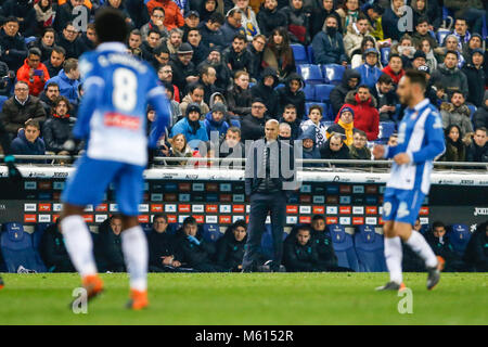 Barcelona, Spanien. 27 Feb, 2018. Zinedine Zidane während des Spiels zwischen RCD Espanyol v-Real Madrid, für die Runde 26 der Liga Santander, an RCDE Stadion am 27. Februar 2018 in Barcelona, Spanien gespielt. Credit: Gtres Información más Comuniación auf Linie, S.L./Alamy leben Nachrichten Stockfoto