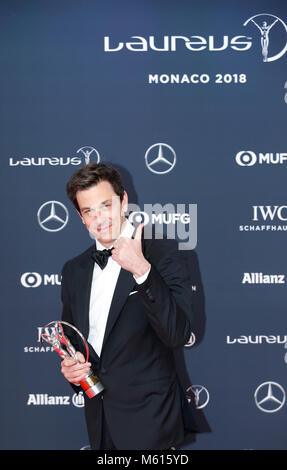 Monaco. 27 Feb, 2018. Mercedes-AMG PETRONAS Motorsport Direktor Torger Christian "Toto" Wolff wirft mit der 'Team des Jahres' 2018 Laureus World Sports Awards in Monaco, Jan. 27, 2018. Credit: Ihr Pingfan/Xinhua/Alamy leben Nachrichten Stockfoto