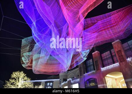 Peking, Peking, China. 28 Feb, 2018. Peking, China, 17. Februar 2018: Verschiedene Licht zeigen können an der Ampel Festival in Solana Lifestyle Shopping Park in Peking gesehen werden. Credit: SIPA Asien/ZUMA Draht/Alamy leben Nachrichten Stockfoto