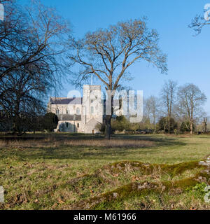 Krankenhaus des Hl. Kreuz und Almhouses edler Armut, im Winter Sonnenlicht, Winchester, Hampshire, Großbritannien - ein Gebiet, bekannt für ausgezeichnete Fliegenfischen Stockfoto