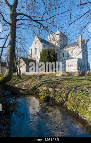 Krankenhaus des Hl. Kreuz und Almhouses edler Armut, im Winter Sonnenlicht, Winchester, Hampshire, Großbritannien - ein Gebiet, bekannt für ausgezeichnete Fliegenfischen Stockfoto