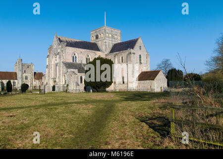 Krankenhaus des Hl. Kreuz und Almhouses edler Armut, im Winter Sonnenlicht, Winchester, Hampshire, Großbritannien - ein Gebiet, bekannt für ausgezeichnete Fliegenfischen Stockfoto