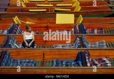 Touristische auf Punt - Fluss Cam, Cambridge, England, Vereinigtes Königreich. Stockfoto