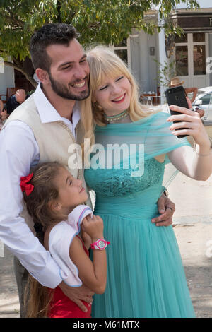 Ehe in Vinales, Kuba mit Skype mit der Mamma zu Hause chatten. Stockfoto