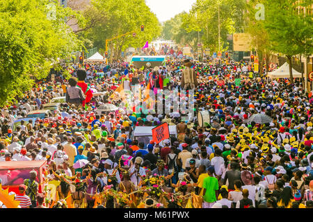 Pretoria, Südafrika, 24.09.2016, Hin- und Herbewegungen und Kostüme im Karneval in Pretoria, Gauteng Stockfoto