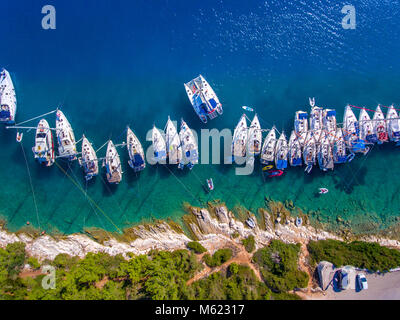 Yachten in Fiskardo Bay auf Kefalonia Insel Griechenland Stockfoto