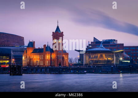 Pier House und Senedd Bucht von Cardiff Cardiff Wales Stockfoto