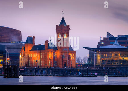 Pier House und Senedd Bucht von Cardiff Cardiff Wales Stockfoto