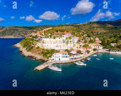 Luftaufnahme von Assos Kefalonia Fischerdorf das schönste Dorf der Insel Stockfoto