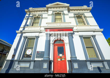 York, Australien - Dec 25, 2017: Ansicht von unten auf das Westpac, erste Bank des Australien. Historischen Gebäude der Western Australian Bank in York, einem beliebten touristischen und historischen Stadt östlich von Perth. Stockfoto