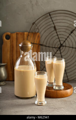 Hausgemachte Irish Cream Likör Stockfoto