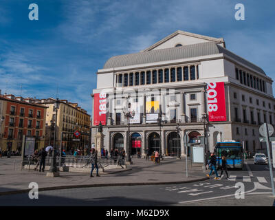 Berühmte Isabel II Square in Madrid mit Nationaltheater - Madrid/Spanien - Februar 21, 2018 Stockfoto