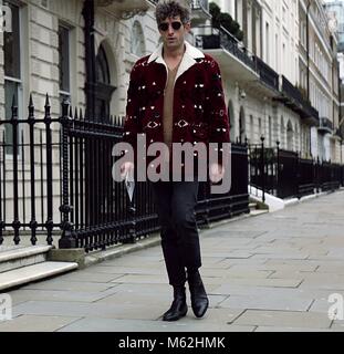 London, Großbritannien. 18 Feb, 2018. LONDON - 18. Februar 2018 David Thielebeule auf der Straße während der London Fashion Week: Mauro Del Signore/Pacific Press/Alamy leben Nachrichten Stockfoto