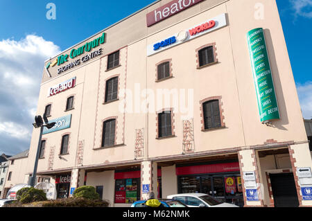 Der Innenhof Einkaufszentrum in Letterkenny, County Donegal, Irland Stockfoto