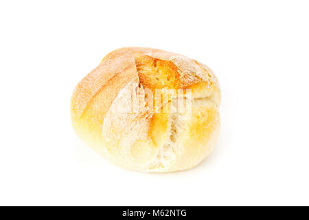 Einzelne, ganz, frisch gebackenen Weizen Brötchen auf weißem Hintergrund Stockfoto