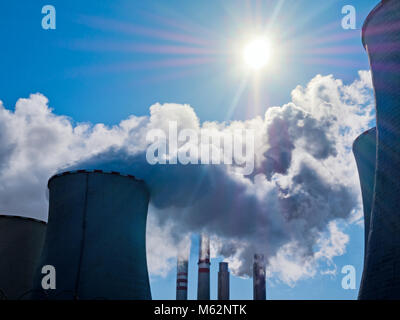 Kraftwerk Pocerady in der Tschechischen Republik an dem sonnigen Tag Stockfoto