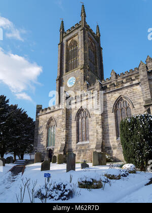 EAST GRINSTEAD, WEST SUSSEX/UK - 27. Februar: St. Swithun's Kirche in East Grinstead am 27. Februar 2018 Stockfoto