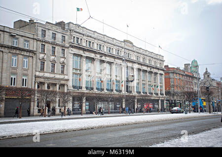 Dublin/Irland - 02/28/2018 Oconnel Straße Geschäfte, Tier aus dem Osten Stockfoto