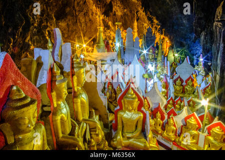 Mehr als 8000 kleinen und großen goldenen Buddha Statuen sind in den Pindaya Shwe Umin Höhle gelegt Stockfoto